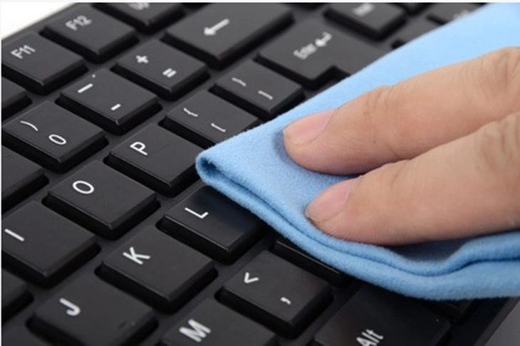 Vệ sinh laptop duy trì hiệu suất cao và không quá nóng